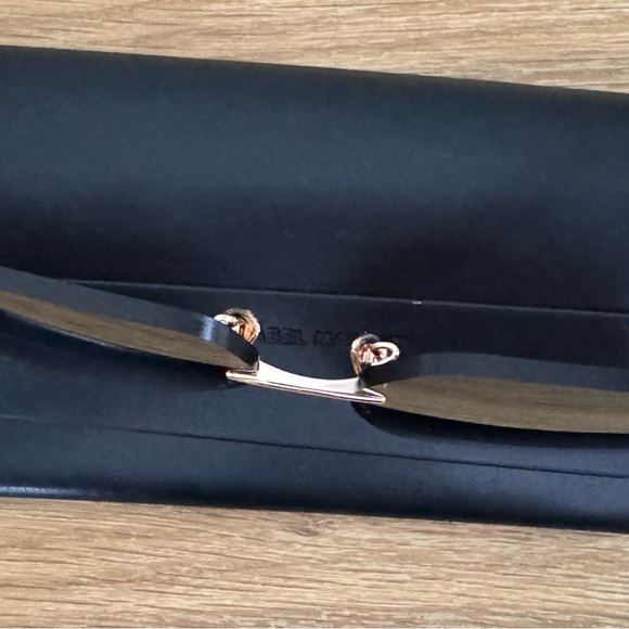 Oversized Sunglasses - Picture 3 of 4